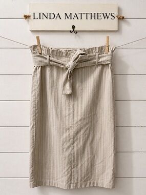 Linda Matthews Beige Vertical Striped Stretch Skirt  – Size 8